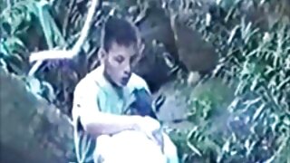 Zajebljiva plavokosa mama u sparno donjem rublju skače na porno srbi napaljenog frajera u stilu obrnute kaubojke