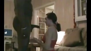 Napaljena zgodna srbija porno video Lea Lexis radi split u letećoj pozi i jebe joj macu
