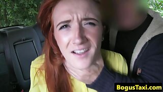 Napaljena kuja u seksi donjem rublju zajebava se s gigantskim sex porno srbija seksualnim igračkama.