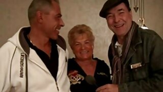 kurve s velikim grudima dijele kurac jednog sretnika u vrućoj orgiji grupnog srbija porno video seksa